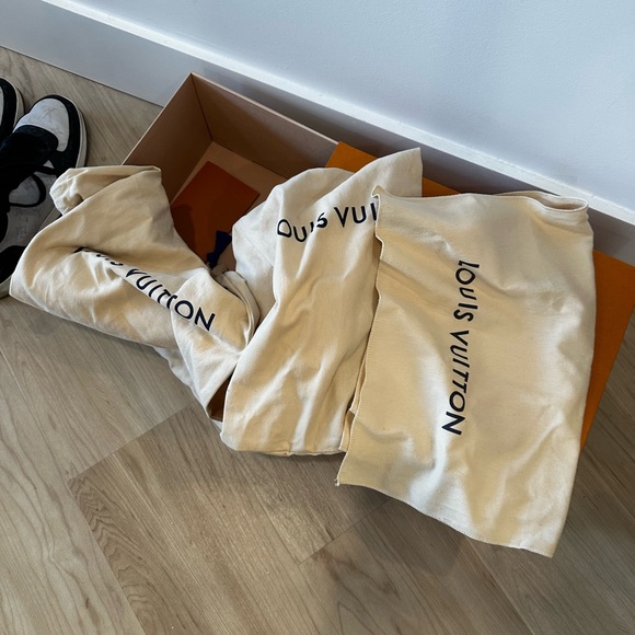 Authentic LV Rivoli sneaker boot - Picture 5 of 6